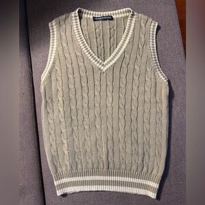 Brandy Melville Cable-Knit V-Neck Sweater Vest - Olive Green